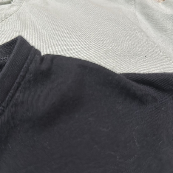 Lot of Two Zara T-Shirts - Picture 5 of 5